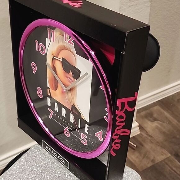 Barbie As You Are Limited Edition Analog Wall Clock - Picture 4 of 6
